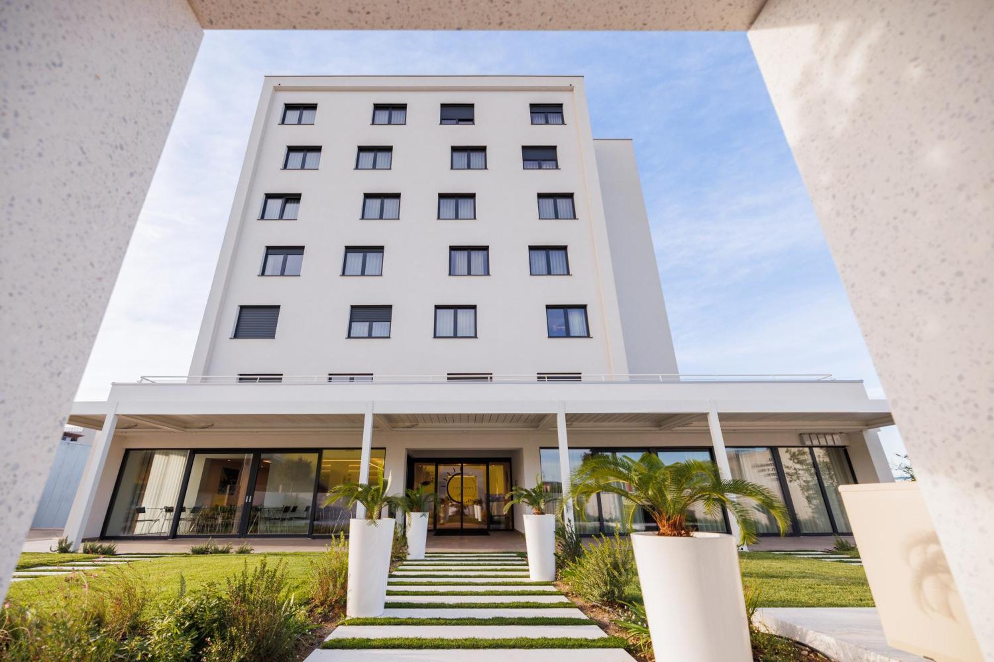 Hotel Capris Capodistria Boutique ภายนอก รูปภาพ